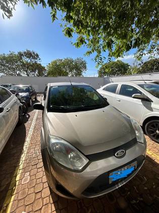 FORD FIESTA 1.6 MPI HATCH 8V FLEX 4P MANUAL FORD FIESTA 1.6 MPI HATCH 8V FLEX 4P MANUAL